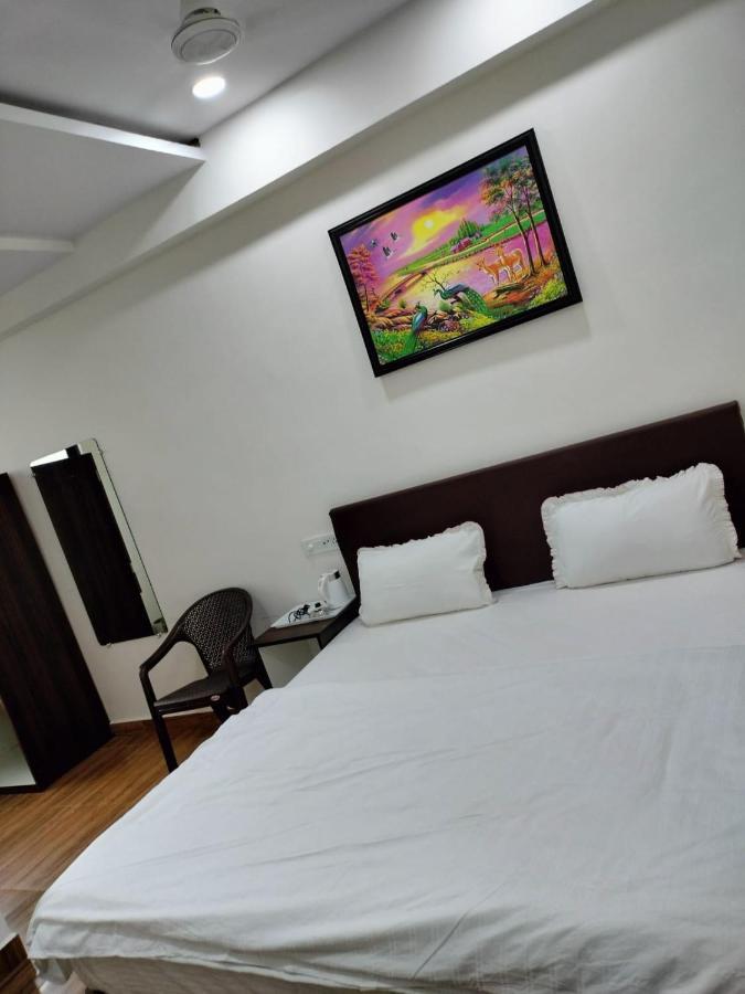 Hotel Satkar International Chhindwāra Eksteriør billede