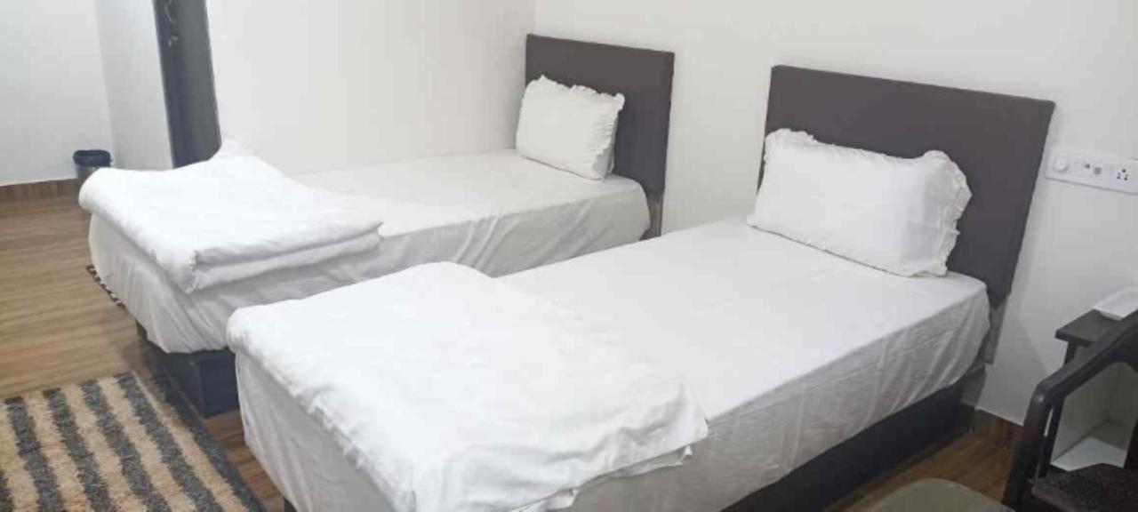 Hotel Satkar International Chhindwāra Eksteriør billede