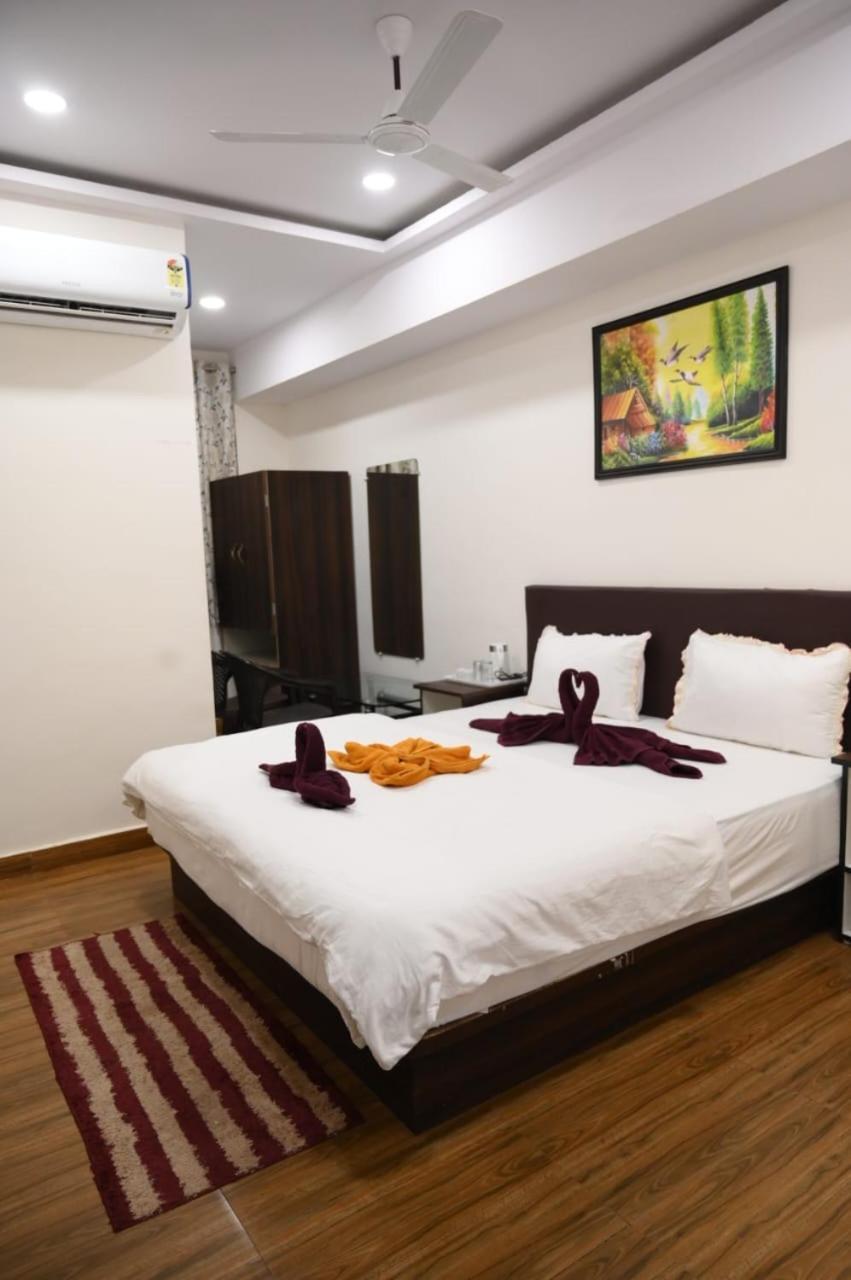 Hotel Satkar International Chhindwāra Eksteriør billede
